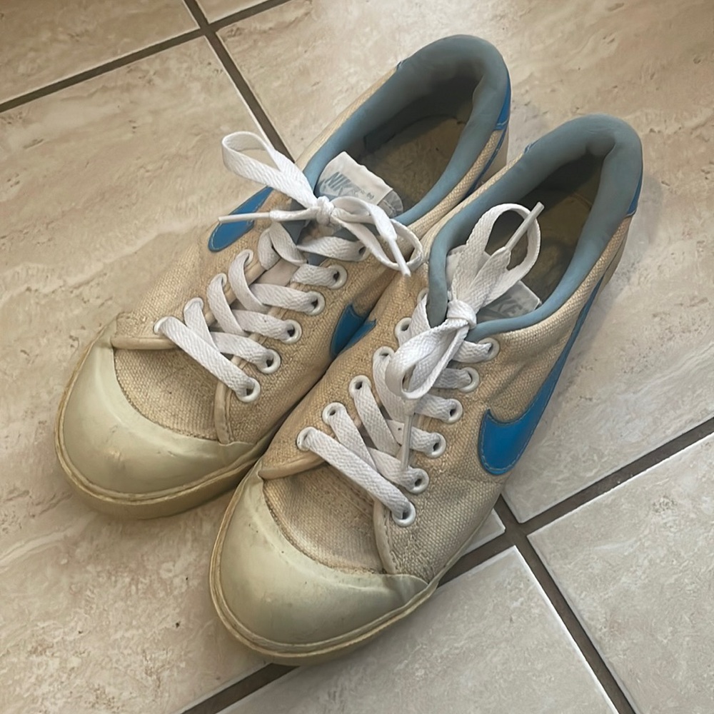 Vintage Nike Sport Cream & Sky Blue Sneakers